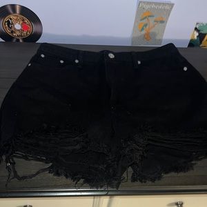 size 8 never been worn black denim misguided jean shorts